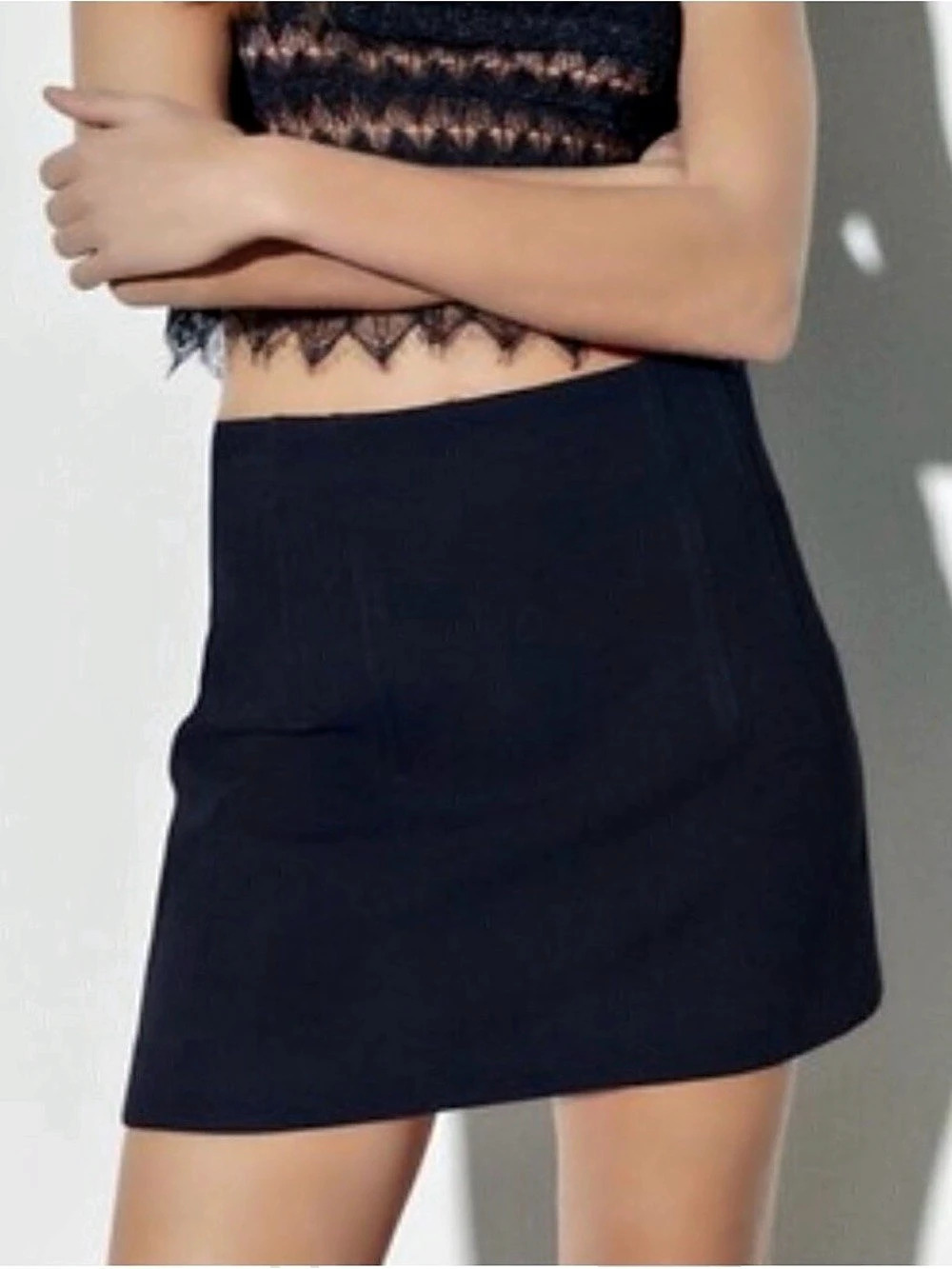 Zara Mini Skirt in Black Size XS (0) Like New